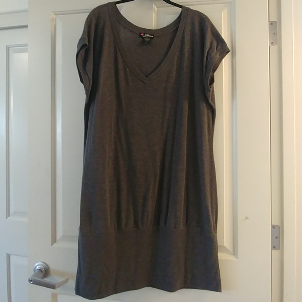 $5; FREE w/$30+ bundle. 3X, Grey Tunic Sweater